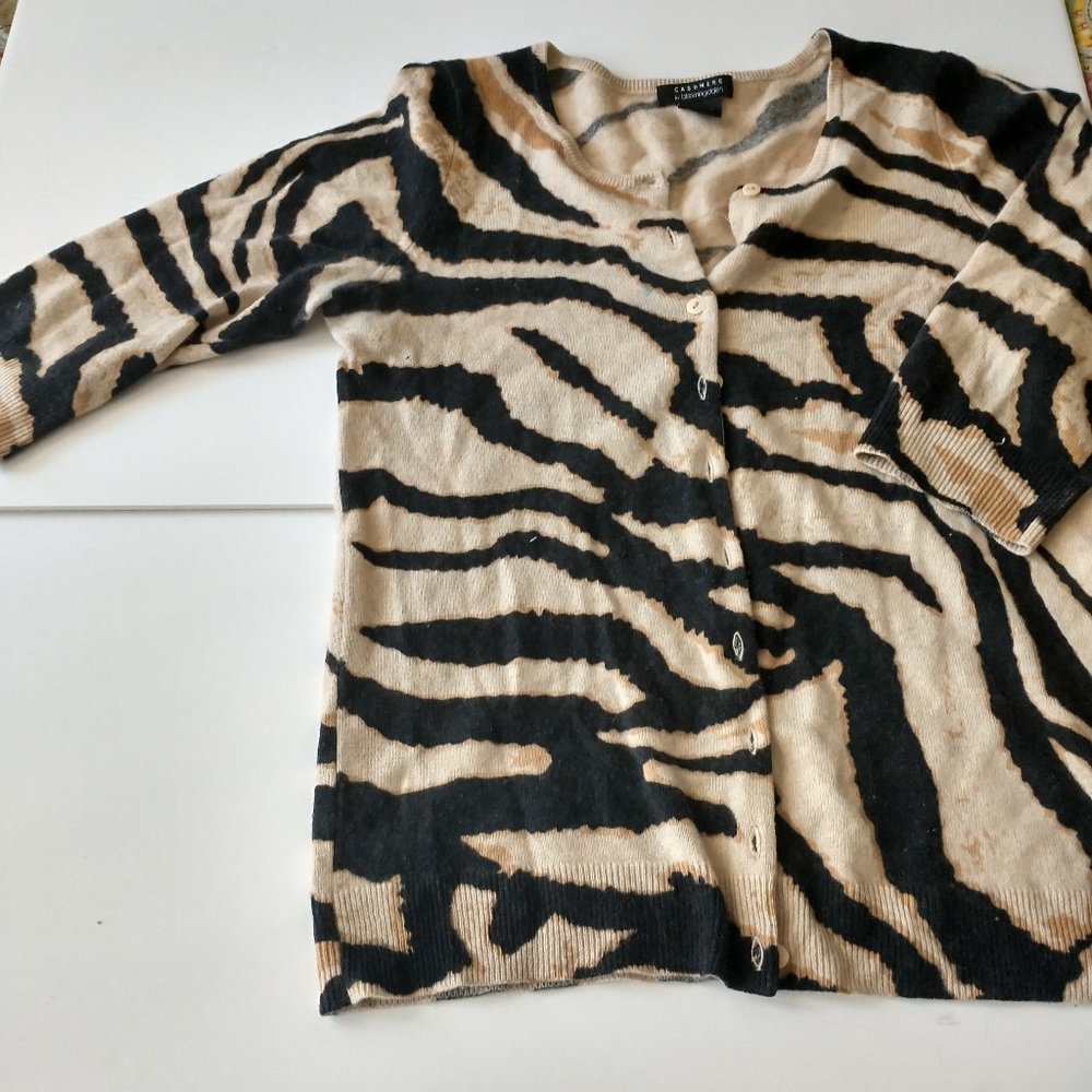 Bloomingdales Cashmere Cardigan Animal Print - Picture 2 of 6
